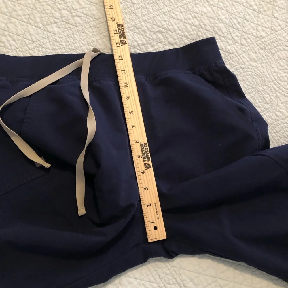 Figs Axim Cargo Scrub pants. Size large.